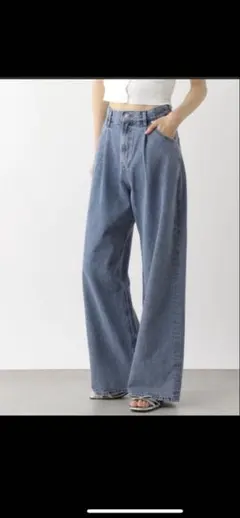 ライトブルーデニムパンツ