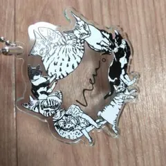 猫のアクリルキーホルダー
