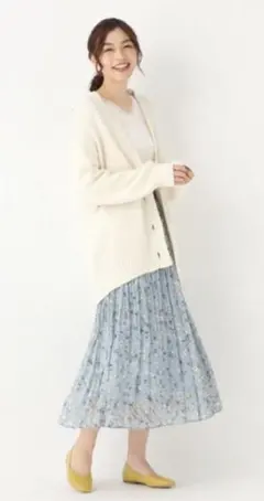 新品　未使用　グローバルワーク　シフォンプリーツスカート　花柄　水色