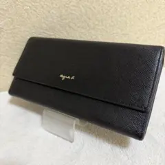 【未使用】アニエスベー　サフィアーノ　ロゴプレート　長財布　ブラック アニエスベー 長財布 トカゲ ラウンドジップ サフィアーノレザー