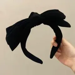 カチューシャ ベロア ビッグ リボン ブラック 黒 ベルベット 秋 冬 かわいい