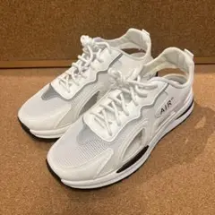 AIRロゴ付きホワイトサンダル