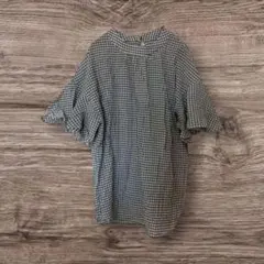 美品 オメカシ チェック柄シャツ フリーサイズ グレー白黒 半袖 軽やかデザインのサムネイル