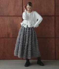 新品タグ付きmeraki フリルデザイン グレー もこもこチュールフレアスカート