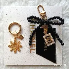 シャネル　スノーフレーク　ホリデーチャーム　＆ビーズリボンキーホルダー