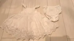 baby GAP ホワイト 刺繍 ワンピース 6-12ヶ月のサムネイル