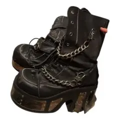 新品⭐️ Demonia 厚底 ロングブーツ 23.5cmブラック US7 新品⭐️Demonia 厚底 ファー ロングブーツ 黒 23.5cm US7 - メルカリ