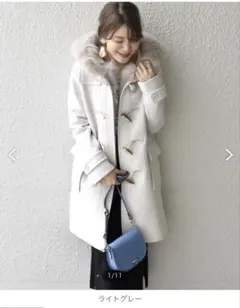 SHIPSファー付きライトグレーダッフルコート