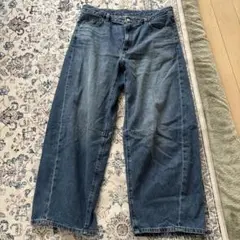 GU バレルレッグジーンズ