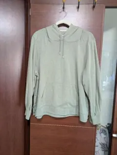 オリーブグリーン フード付きパーカー