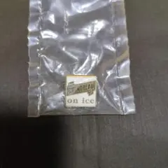 コアントロー COINTREAU on ice ピンバッジ