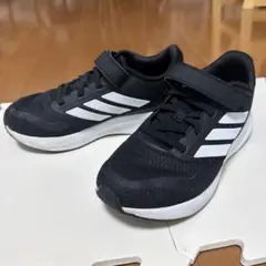 adidas ブラック シューズ　21.5cm