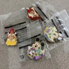 ディズニー　ピンバッジ　4点