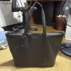 黒の合成皮革トートバッグ