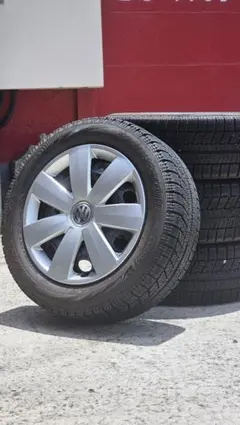 BSスタッドレス BLIZZAK VRX2 205/55R16 VW純正4本のサムネイル