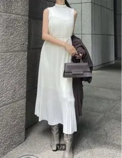 anuans タートルプリーツカットワンピース （IVORY）