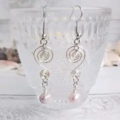 618.「王家の紋章」淡水パールのワイヤーピアスイヤリング