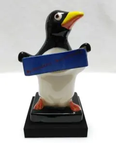 Moet & Chandon Ice Imperial ペンギン 置物 - メルカリ