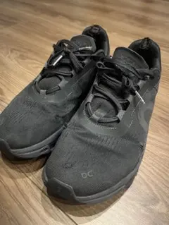 ブラック スニーカー