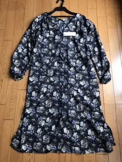 ★【新品タグ付】★◆フラワープリント♪ワンピース◆