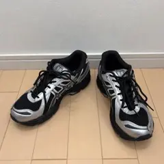 【ほぼ未使用】ASICS GEL-KAYANO 12.1 黒×銀 23.5cmのサムネイル