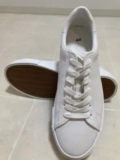 H&M ホワイト スニーカーのサムネイル