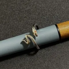 赤い目の蛇の指輪