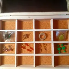 イヤリング／ネックレス／ピンバッチのセット