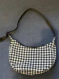 BAGGU ナイロン クレセント ショルダーバッグ　千鳥格子柄のサムネイル