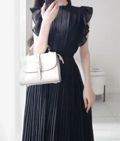 【新品】mily bilet シアーフリルプリーツロングワンピース　ブラックM