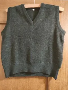 Vネック ベスト140