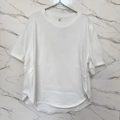 Mサイズ☘️ホワイト コットン 半袖Tシャツ スリット付き 無地 レディース