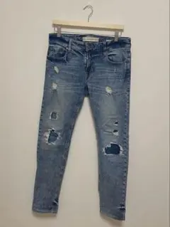 GUESS スキニーデニム ダメージ加工　30インチ