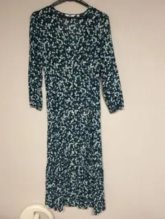 UNIQLO プリントＶネックフレアワンピース