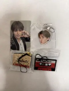 TREASUREアサヒ トレカ カプセルトイ 顔アクキー