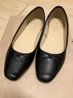 リボン付きパンプス