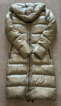 DUVETICA レディース　オリーブ色フード付きロングダウンジャケット