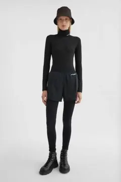 ハイネック Tシャツ