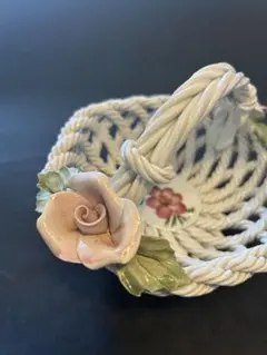 Floral 花柄 陶器製バスケット - メルカリ