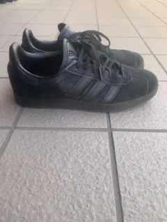 adidas gazelle ブラック スエード スニーカー　25