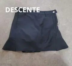 DESCENTE黒シンプルスカートのサムネイル