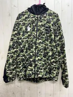 【新品未使用】A BATHING APE マウンテンパーカー カモ柄 ネイビー A BATHING APE（アベイシングエイプ）の「COLOR CAMO SNOWBOARD