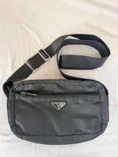 【美中古】PRADA プラダ ウエストバッグ 三角プレート　スタッズ　干場義雅 美中古】PRADA プラダ ウエストバッグ 三角プレート スタッズ 干場義雅