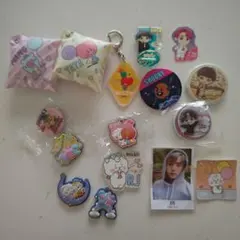 BTS BT21 キーホルダー 缶バッジ セット JIN クリアスタンド