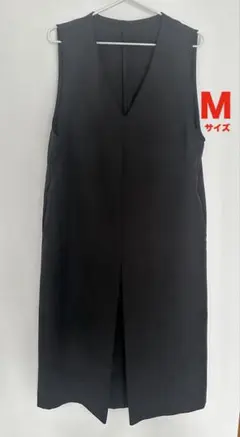 Vネックワンピース　Ｍサイズ