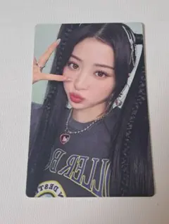LE SSERAFIM　ユンジン　トレカ　UNFORGIVEN