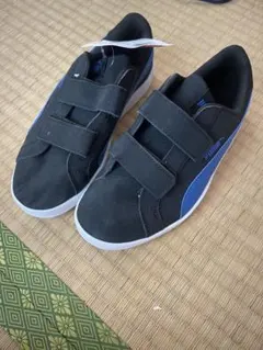 PUMA ベルクロスニーカー ブラック/ブルー19cm