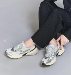 【新品未使用】NIKEウィメンズV2K RUNスニーカー