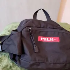 MILKFED. ブラックショルダーバッグ