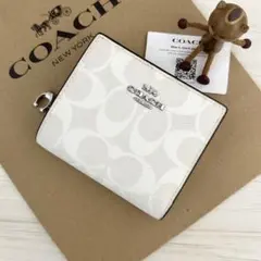 新品　正規品☆COACH コーチ　折り財布　 ホワイト　レザー 折り財布 新品 正規品☆COACH(コーチ) 折り財布 ホワイト レザー 二つ折り財布